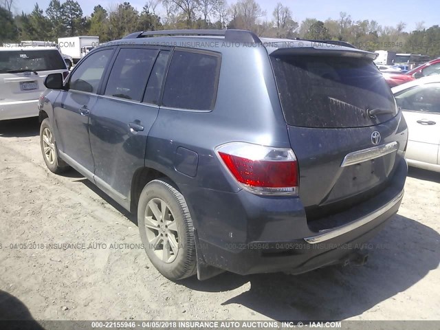 5TDZK3EH0CS073081 - 2012 TOYOTA HIGHLANDER SE BLUE photo 3