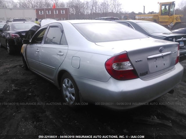 4T1BE32KX3U676846 - 2003 TOYOTA CAMRY LE/XLE/SE SILVER photo 3