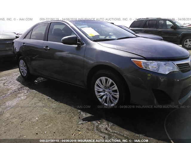 4T1BF1FK3EU804262 - 2014 TOYOTA CAMRY L/SE/LE/XLE 灰色 照片 1