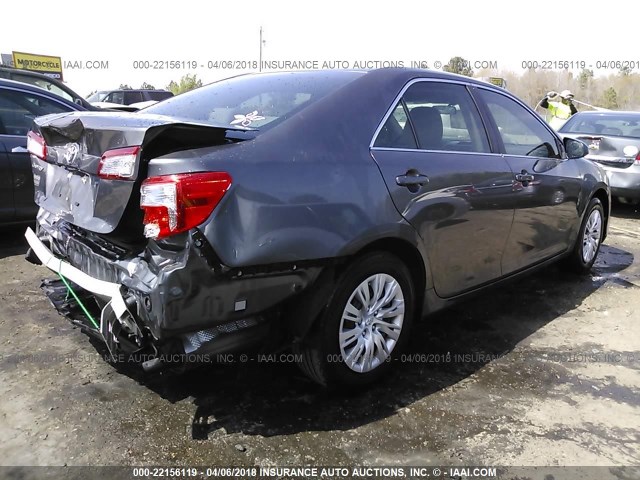 4T1BF1FK3EU804262 - 2014 TOYOTA CAMRY L/SE/LE/XLE 灰色 照片 4