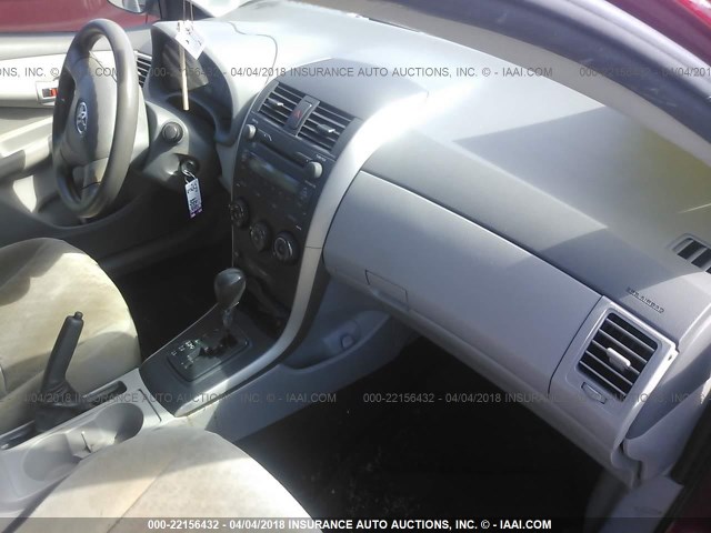 JTDBL40E09J033977 - 2009 TOYOTA COROLLA LE/XLE RED photo 5