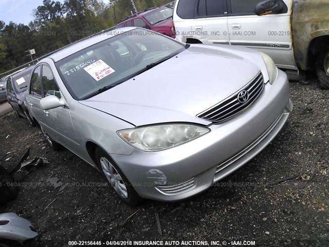 4T1BE32K45U100866 - 2005 TOYOTA CAMRY LE/XLE/SE SILVER photo 1