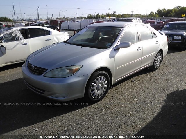 4T1BE30K42U574606 - 2002 TOYOTA CAMRY LE/XLE/SE SILVER photo 2