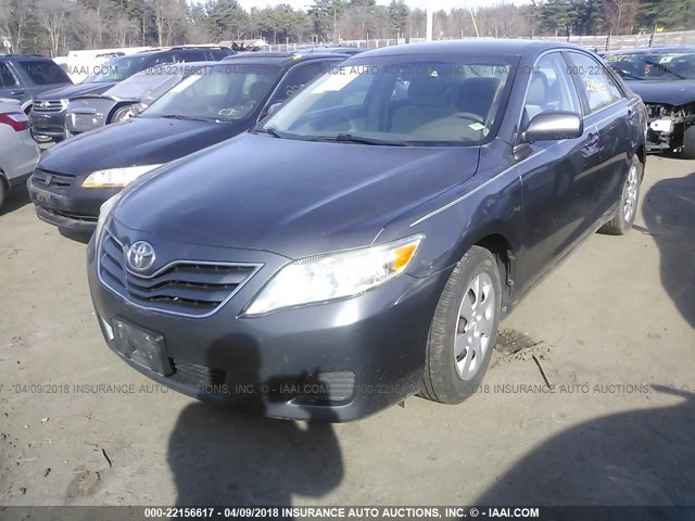 4T1BF3EK6AU553695 - 2010 TOYOTA CAMRY SE/LE/XLE GRAY photo 2