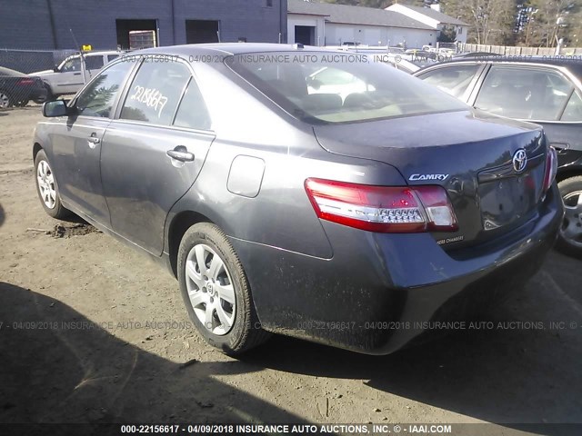 4T1BF3EK6AU553695 - 2010 TOYOTA CAMRY SE/LE/XLE GRAY photo 3