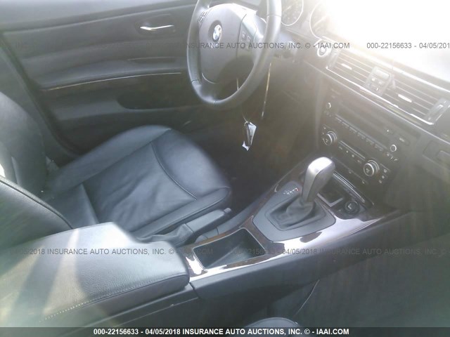 WBAVC93588K042535 - 2008 BMW 328 XI GRAY photo 5