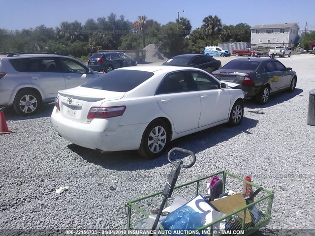 4T1BK46K07U513847 - 2007 TOYOTA CAMRY NEW GENERAT LE/XLE/SE WHITE photo 4