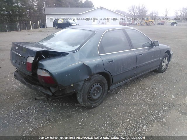 1HGCD5634VA224245 - 1997 HONDA ACCORD LX/EX GREEN photo 4