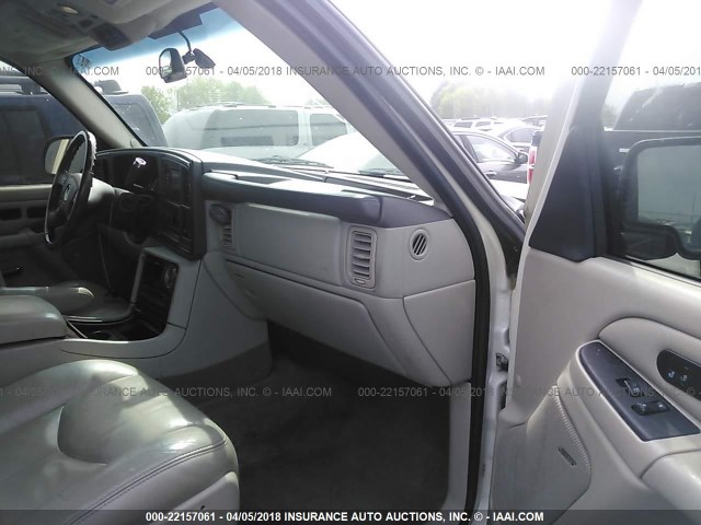 1GYEK63N75R133331 - 2005 CADILLAC ESCALADE LUXURY თეთრი ფოტო 5