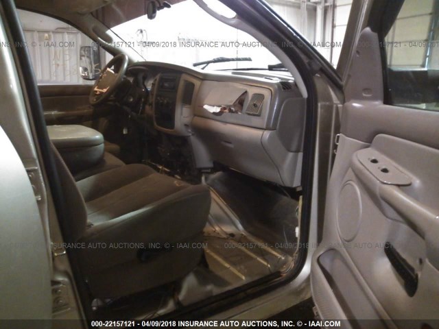 3D7KU28C14G202392 - 2004 DODGE RAM 2500 ST/SLT 棕色 照片 5
