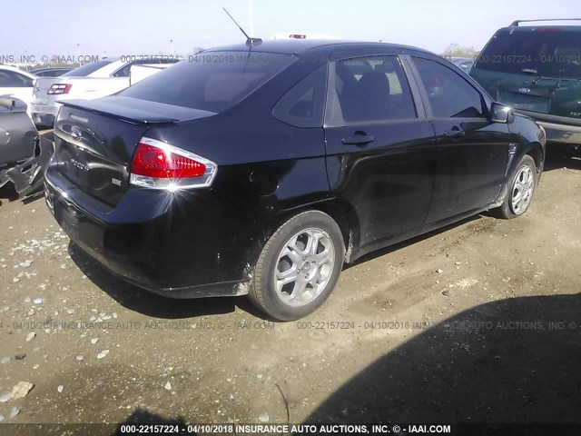 1FAHP35N78W233442 - 2008 FORD FOCUS SE/SEL/SES BLACK photo 4