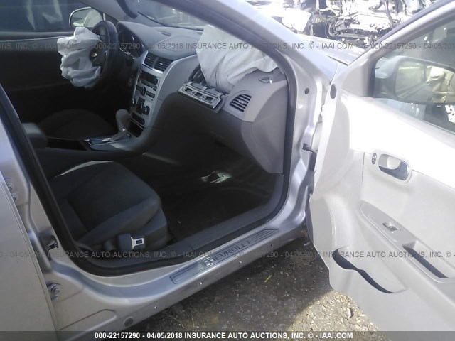 1G1ZC5E13BF171850 - 2011 CHEVROLET MALIBU 1LT 银色 照片 5