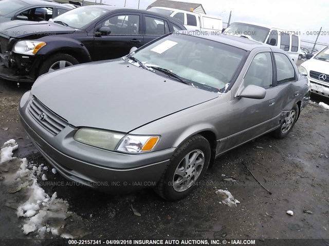 4T1BF22K7WU055706 - 1998 TOYOTA CAMRY CE/LE/XLE 灰色 照片 2