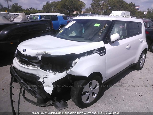 KNDJN2A27E7077044 - 2014 KIA SOUL WHITE photo 2