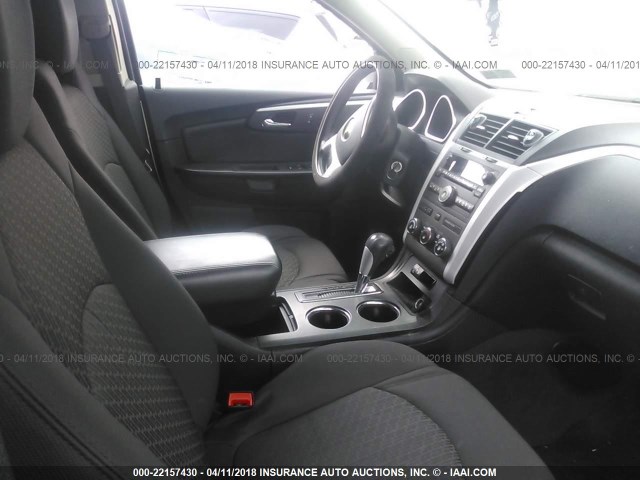 1GNLVFED0AJ223350 - 2010 CHEVROLET TRAVERSE LT SILVER photo 5