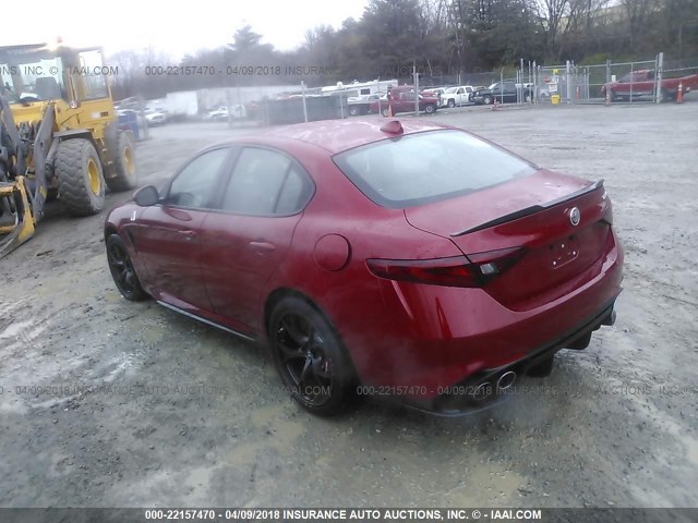 ZARFAEAV1J7577195 - 2018 ALFA ROMEO GIULIA QUADRIFOGLIO RED photo 3