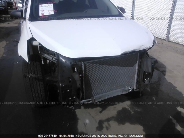 1GNKVEED7CJ407242 - 2012 CHEVROLET TRAVERSE LS WHITE photo 6