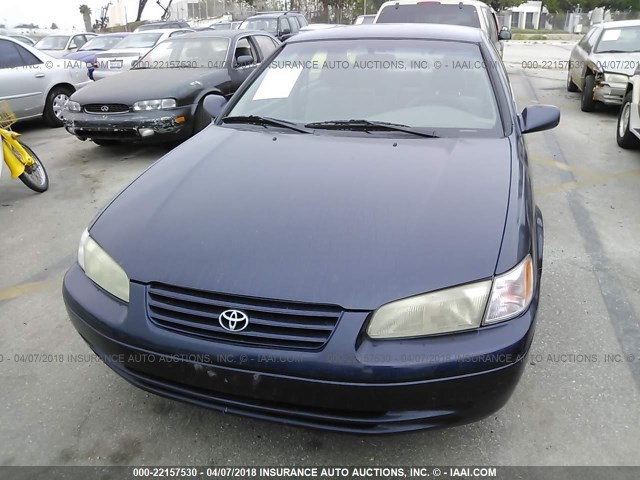 4T1BG22K9XU513082 - 1999 TOYOTA CAMRY CE/LE/XLE 深蓝色 照片 6