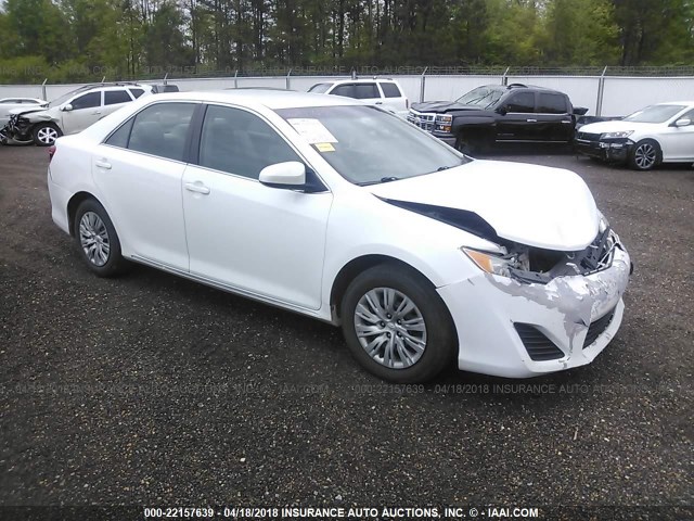 4T1BF1FKXDU215577 - 2013 TOYOTA CAMRY L/SE/LE/XLE WHITE photo 1