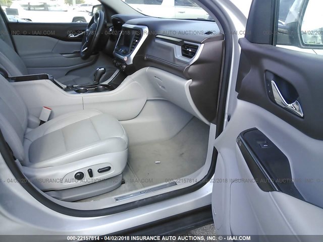 1GKKNMLS3HZ266302 - 2017 GMC ACADIA SLT-1 Srebrny zdjęcie 5