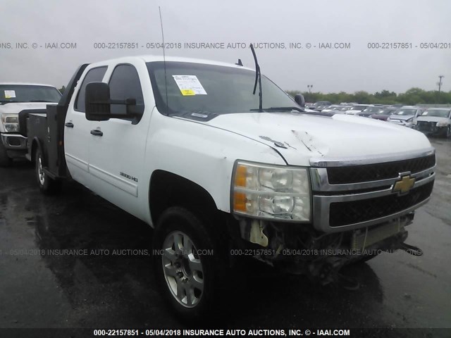 1GB4C0CG6BF232673 - 2011 CHEVROLET SILVERADO C3500 LT WHITE photo 1