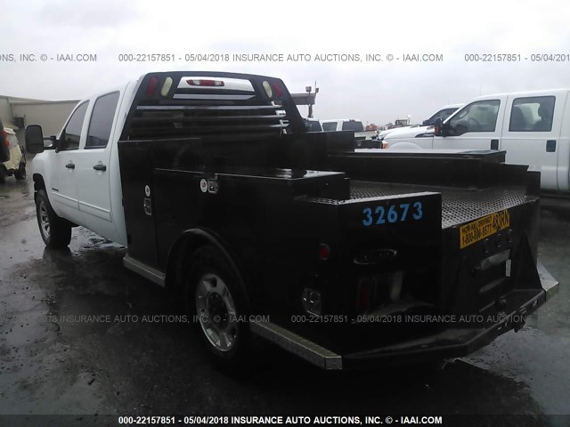 1GB4C0CG6BF232673 - 2011 CHEVROLET SILVERADO C3500 LT WHITE photo 3