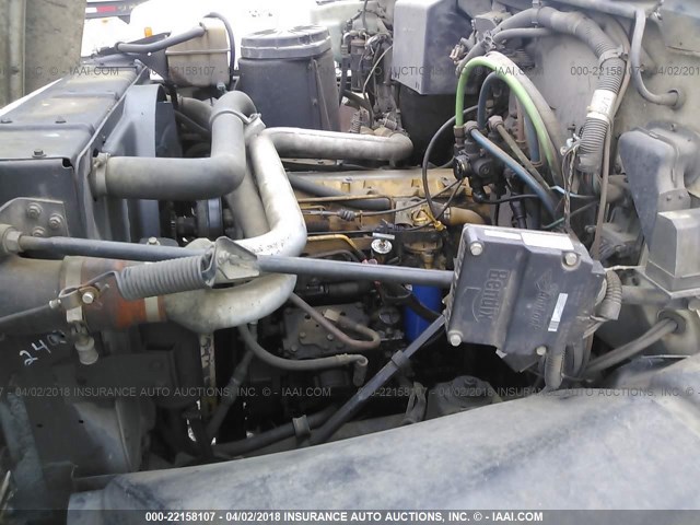 1GBM7H1JXVJ108036 - 1997 CHEVROLET C-SERIES C7H042 Белый фото 9