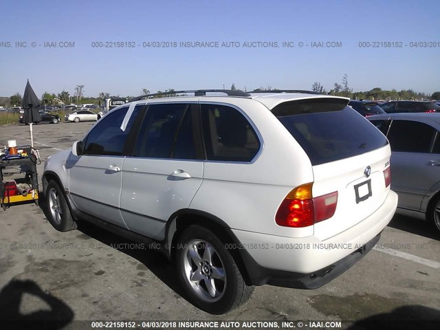 5UXFB33502LH32760 - 2002 BMW X5 4.4I WHITE photo 3