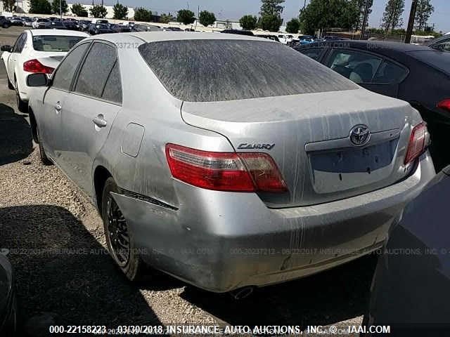 4T1BK46K47U523121 - 2007 TOYOTA CAMRY NEW GENERATION LE/XLE/SE SILVER photo 3