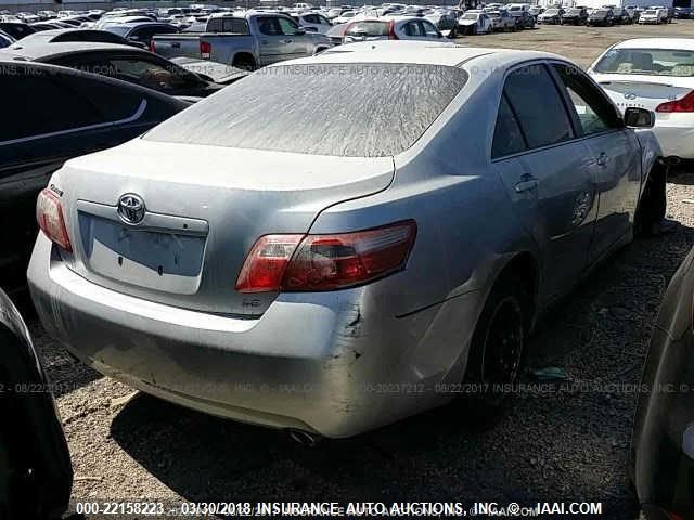 4T1BK46K47U523121 - 2007 TOYOTA CAMRY NEW GENERATION LE/XLE/SE SILVER photo 4