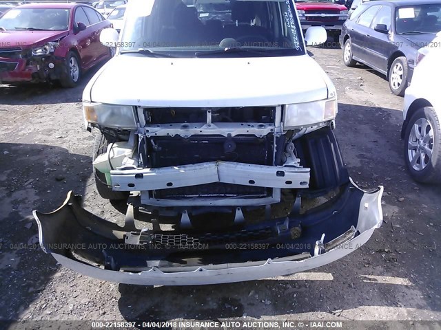 JTLKT334364090752 - 2006 TOYOTA SCION XB WHITE photo 6