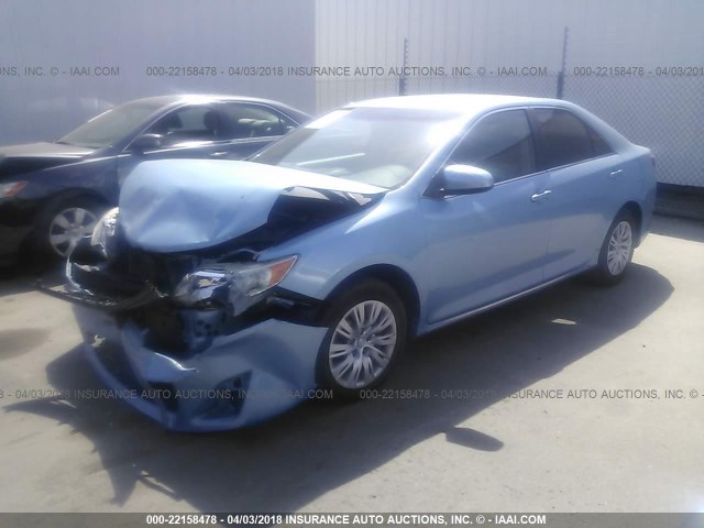 4T1BF1FK0CU619082 - 2012 TOYOTA CAMRY SE/LE/XLE 蓝色 照片 2