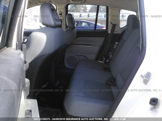 1J8FF47W77D166327 - 2007 JEEP COMPASS WHITE photo 8