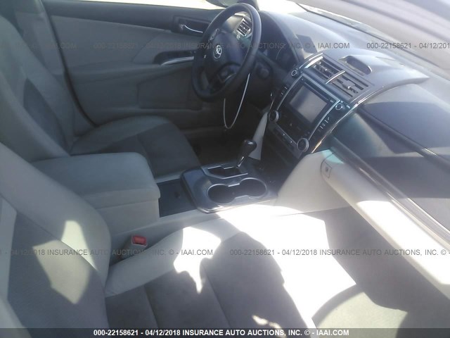 4T1BD1FK7CU052603 - 2012 TOYOTA CAMRY HYBRID/LE/XLE 灰色 照片 5