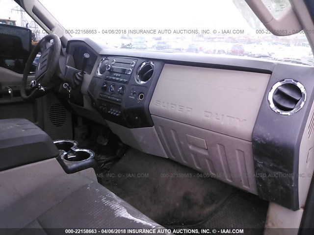 1FTNF21549EA12825 - 2009 FORD F250 SUPER DUTY WHITE photo 5