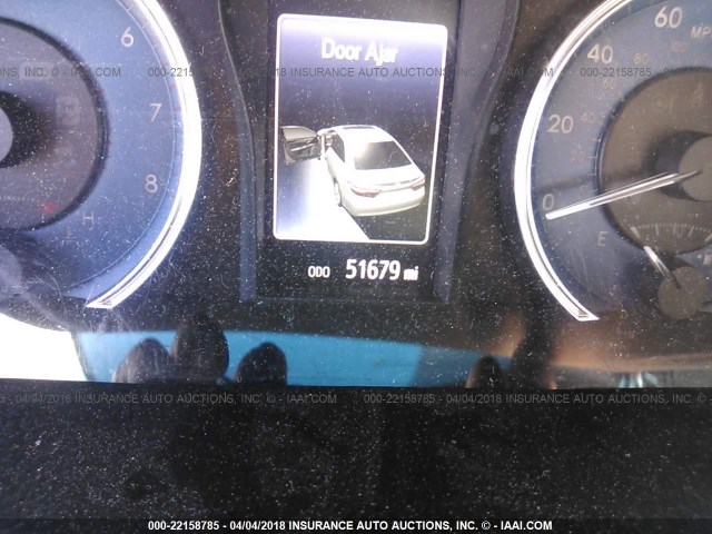 4T1BF1FK0HU299575 - 2017 TOYOTA CAMRY LE/XLE/SE/XSE ნაცრისფერი ფოტო 7