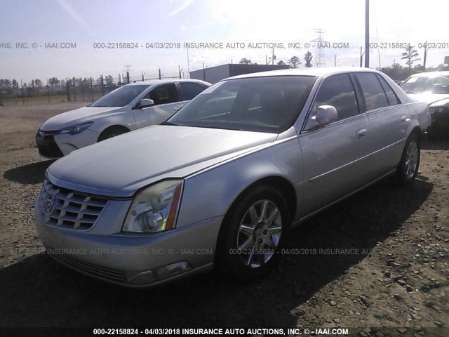 1G6KH5E61BU136003 - 2011 CADILLAC DTS PREMIUM COLLECTION SILVER photo 2