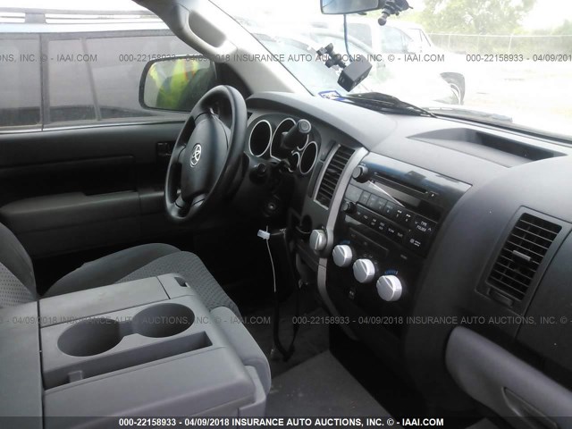 5TFRU5F1XAX022010 - 2010 TOYOTA TUNDRA DOUBLE CAB SR5 SILVER photo 5