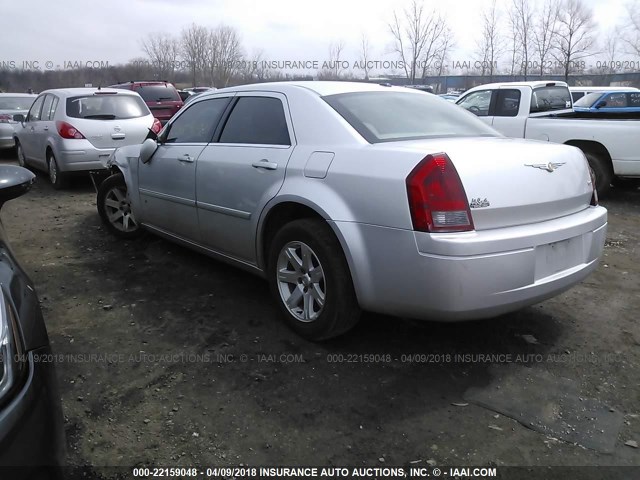 2C3LA43R17H879174 - 2007 CHRYSLER 300 SILVER photo 3