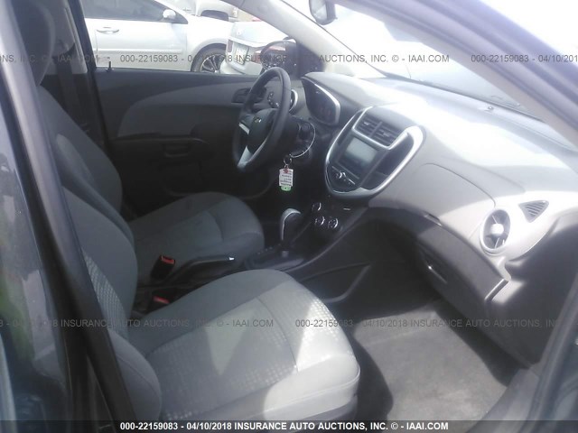 1G1JB5SH5H4147751 - 2017 CHEVROLET SONIC LS 灰色 照片 5