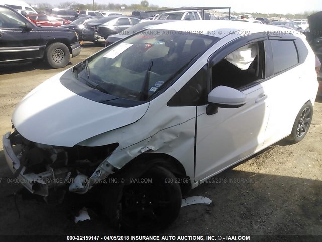 3HGGK5H54FM755617 - 2015 HONDA FIT LX WHITE photo 2