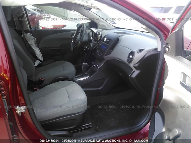 1G1JA5SH7D4187522 - 2013 CHEVROLET SONIC LS 红色 照片 5