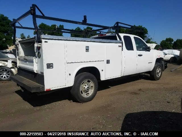 1GB2CVCG4CZ291483 - 2012 CHEVROLET SILVERADO C2500 HEAVY DUTY WHITE photo 4