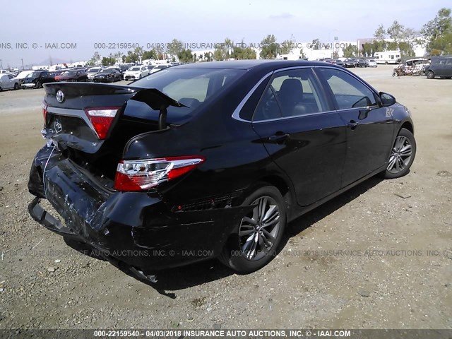 4T1BF1FK2HU452828 - 2017 TOYOTA CAMRY LE/XLE/SE/XSE BLACK photo 4