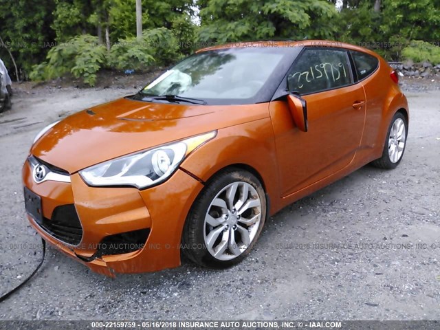 KMHTC6ADXDU121119 - 2013 HYUNDAI VELOSTER ORANGE photo 2