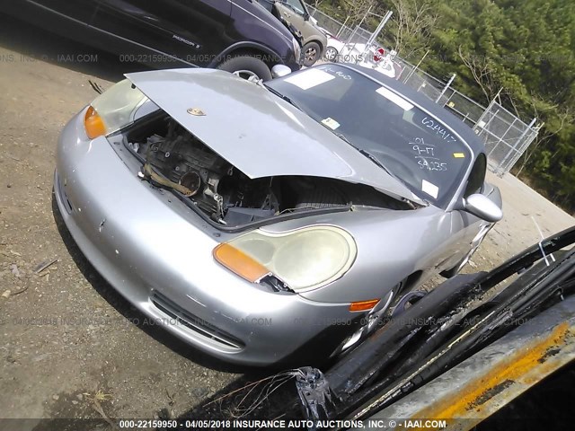 WP0CA29851U624417 - 2001 PORSCHE BOXSTER SILVER photo 2