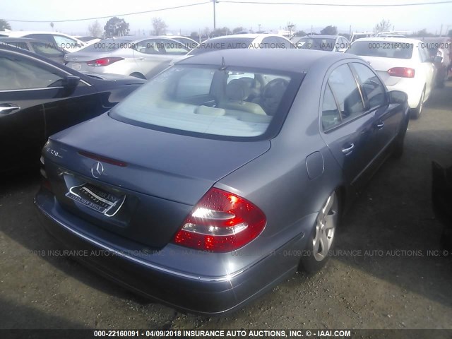 WDBUF65JX4A455098 - 2004 MERCEDES-BENZ E 320 BLUE photo 4