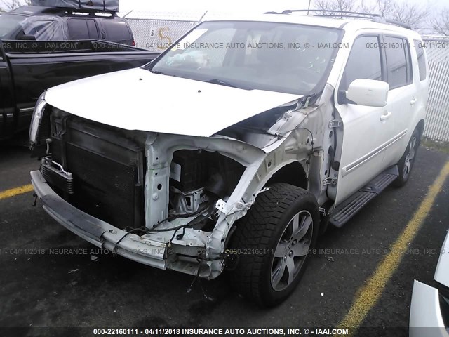 5FNYF4H93DB006538 - 2013 HONDA PILOT TOURING WHITE photo 2