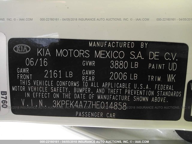 3KPFK4A77HE014858 - 2017 KIA FORTE LX WHITE photo 9