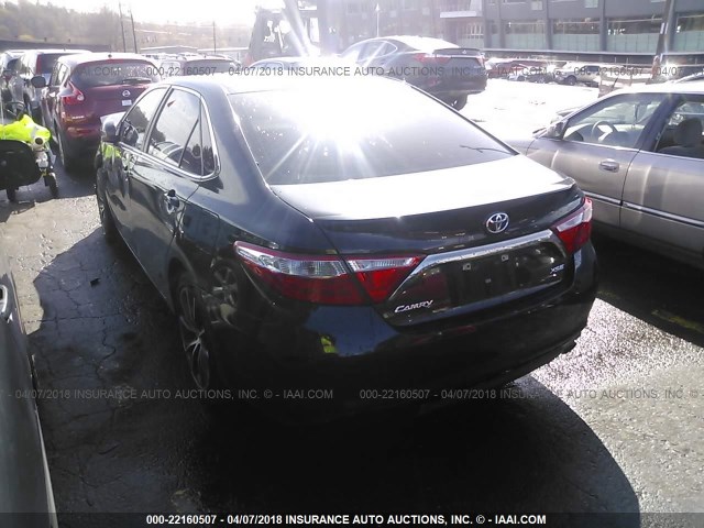 4T1BF1FK0GU158696 - 2016 TOYOTA CAMRY LE/XLE/SE/XSE BLACK photo 3